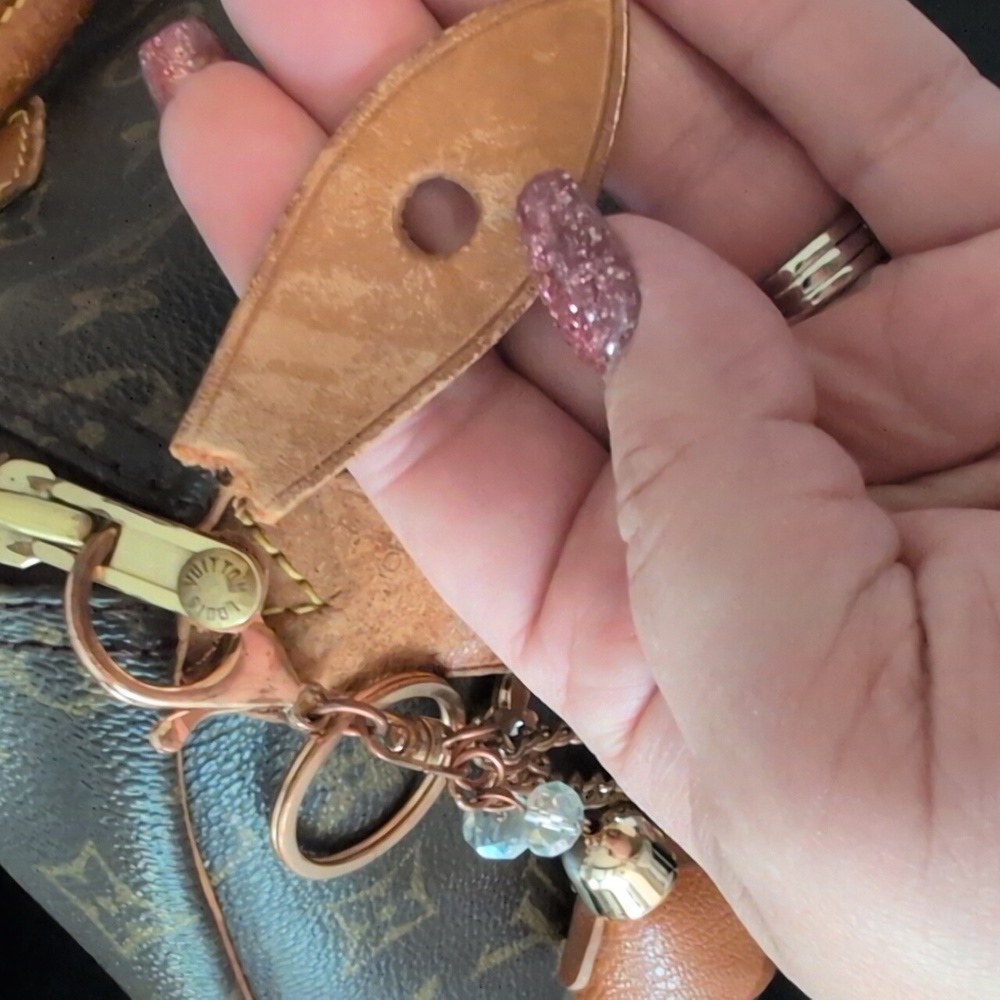 Louis Vuitton Monogram Canvas Handbag - Picture 14 of 15